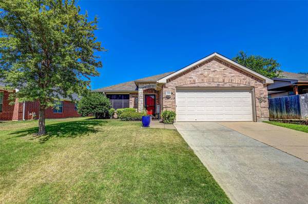 13048 Fencerow Road, Fort Worth, TX 76244