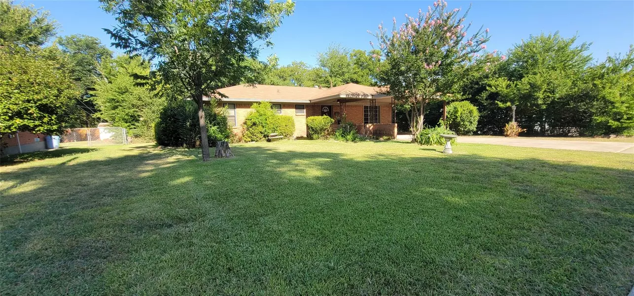 615 Lakeside Drive, Mesquite, TX 75149