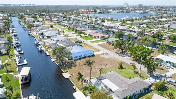 5228 SW 2nd PL, Cape Coral, FL 33914