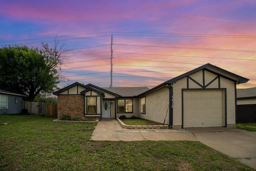 5410 Creek Valley Drive, Arlington, TX 76018