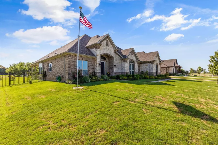 2024 Glen Hollow Court, Joshua, TX 76058