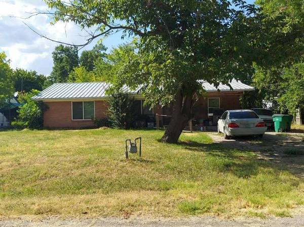 705 E 11th Street, Kemp, TX 75143