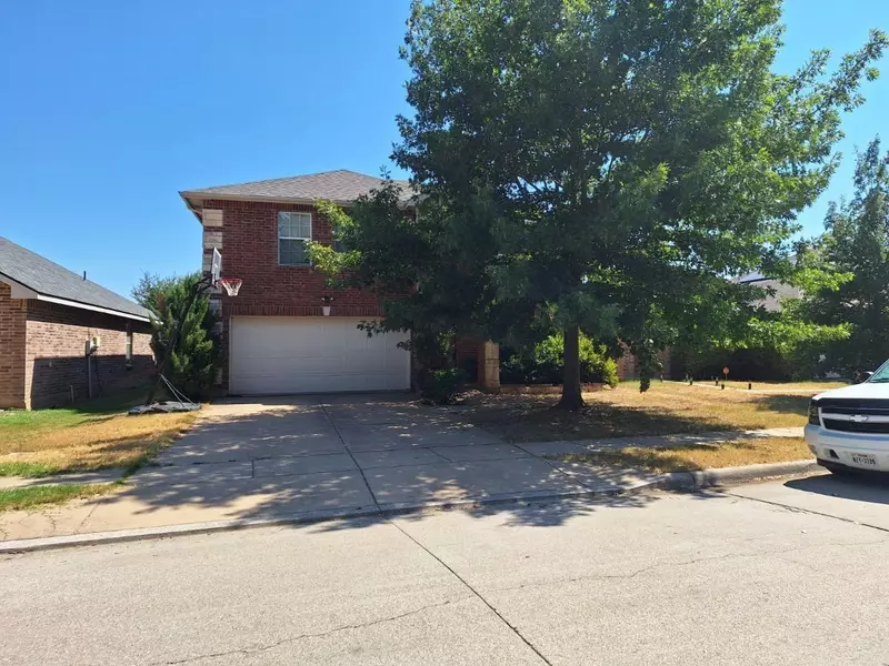 1728 Thorntree Lane, Fort Worth, TX 76247