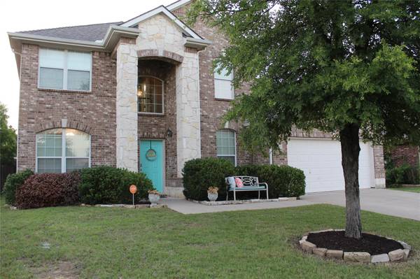 4033 Dellman Drive, Fort Worth, TX 76262