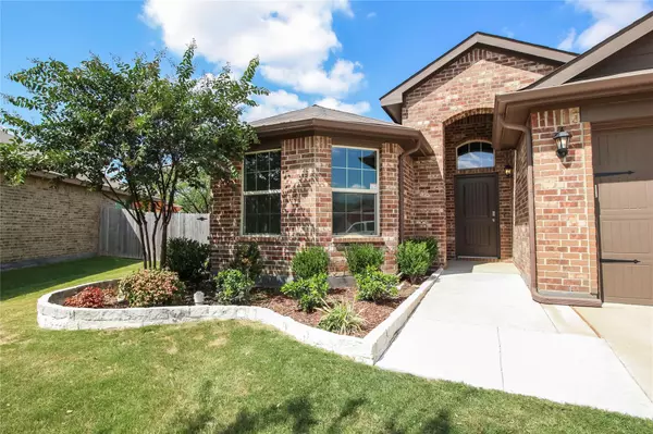 7900 Mosspark Lane, Fort Worth, TX 76123