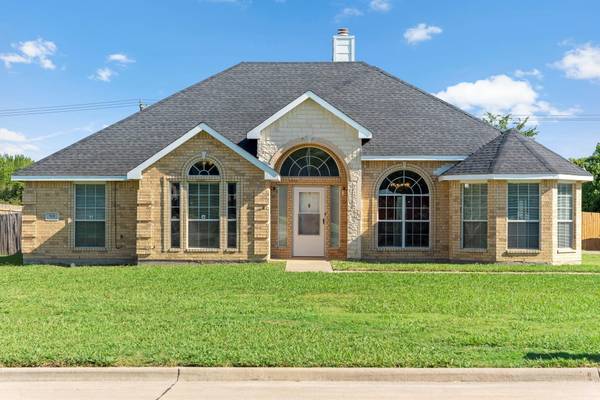 501 Kings Creek Drive, Terrell, TX 75161