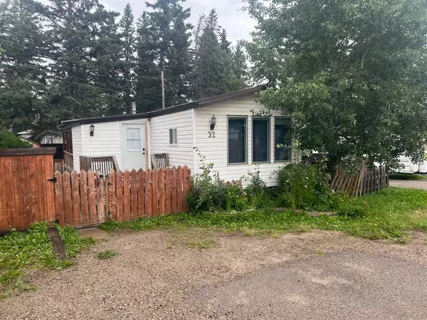 Hinton, AB T7V1R3,133 Jarvis ST #32