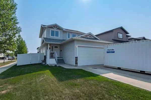 Blackfalds, AB T4M 0J5,160 Almond CRES