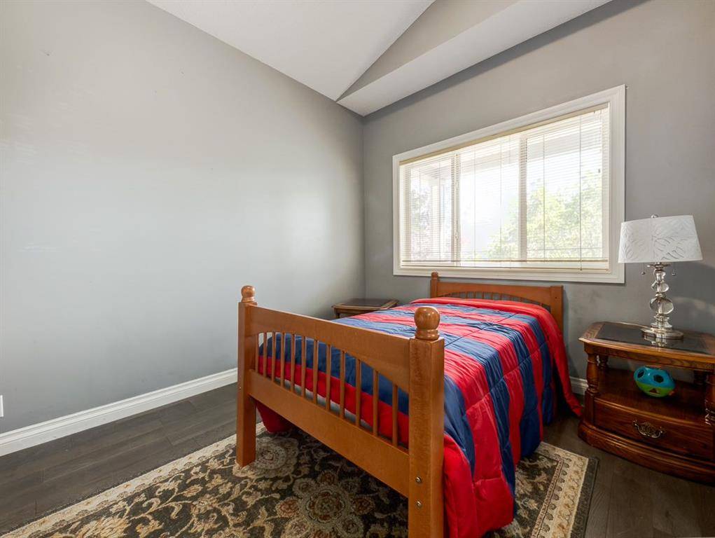 Okotoks, AB T1S 2J4,67 Westmount RD