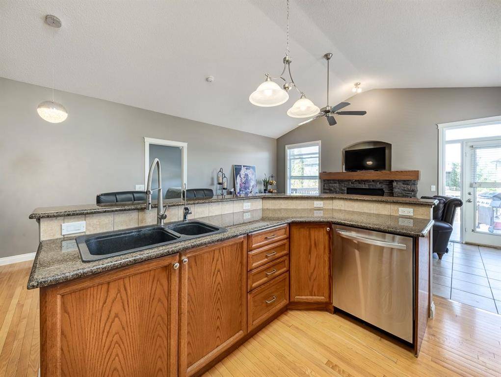 Okotoks, AB T1S 2J4,67 Westmount RD