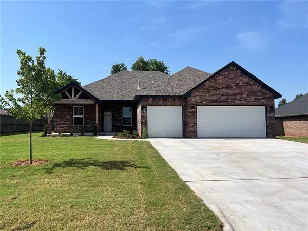 619 Travis Lane, Okarche, OK 73762