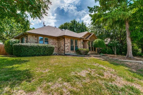 3214 Sugarbush Drive, Carrollton, TX 75007