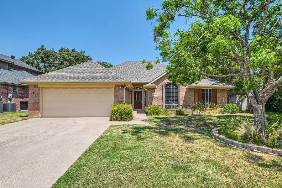 8525 Smith Drive, North Richland Hills, TX 76182