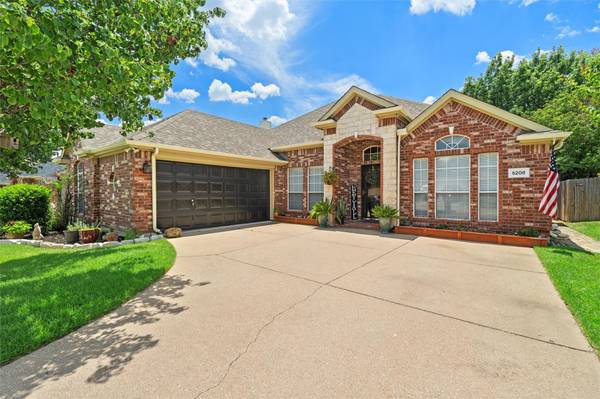 5208 Bay View Drive, Fort Worth, TX 76244