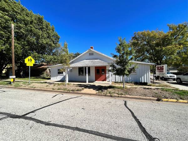 502 N Main Street, Muenster, TX 76252