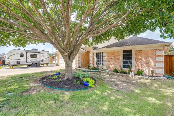 Burleson, TX 76028,608 Crestmont Court