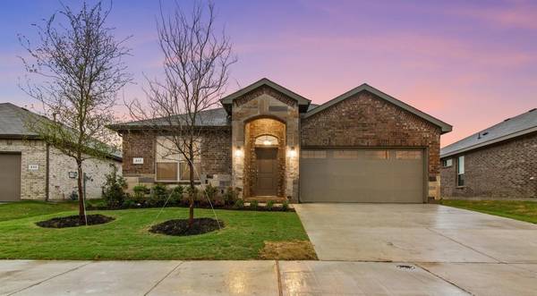 205 IRISH MOSS Drive, Fort Worth, TX 76052