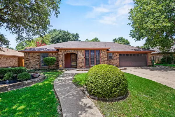 5709 Puerto Vallarta Drive, North Richland Hills, TX 76180