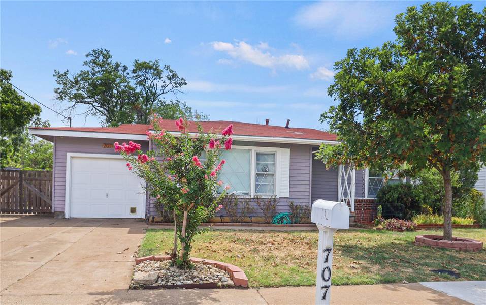 707 Sycamore Street, Weatherford, TX 76086