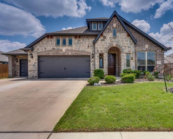 1814 Isabella Court, Glenn Heights, TX 75154