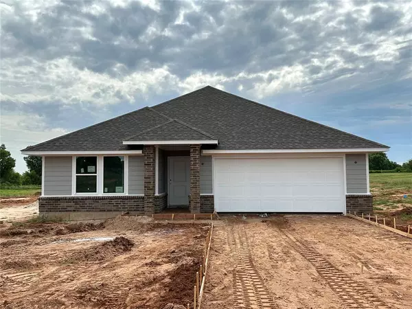 1023 Heritage Hills Drive, Tuttle, OK 73089