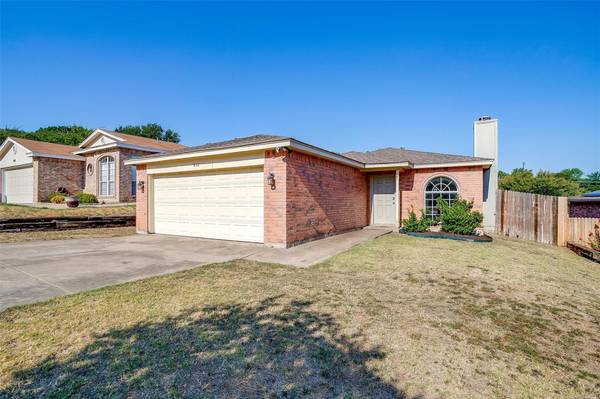 812 Max Street, White Settlement, TX 76108