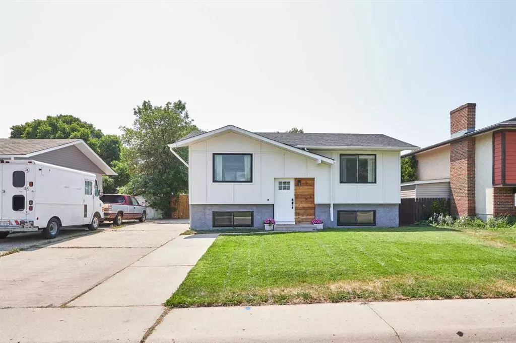 Medicine Hat, AB T1B1J7,5 Campbell CRES SE