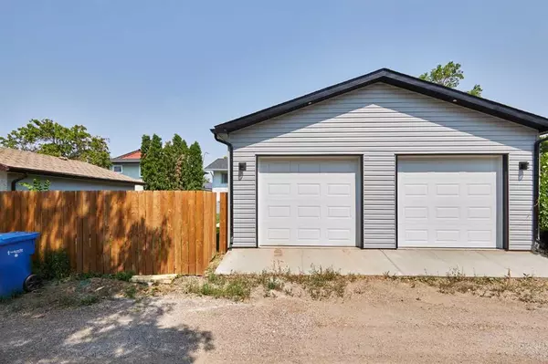 Medicine Hat, AB T1B1J7,5 Campbell CRES SE