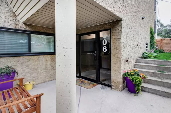 Calgary, AB T2N0M8,906 4 AVE NW #12