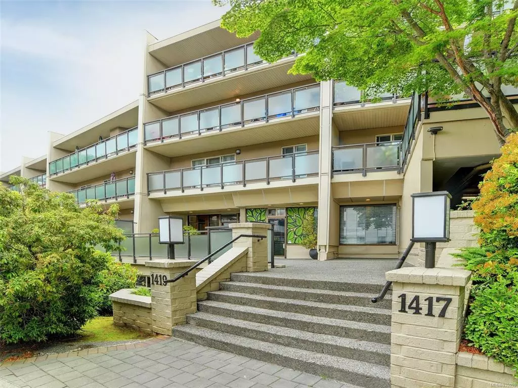 Victoria, BC V8S 5J3,1419 STADACONA Ave #207A