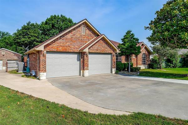 5821 Hackberry Court, Midlothian, TX 76065