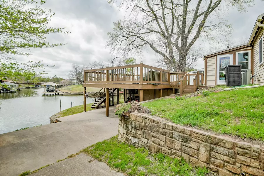 1617 Cheyenne Trail, Granbury, TX 76048