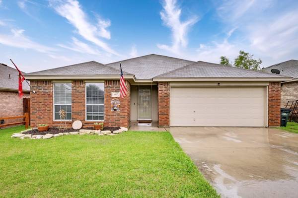 1017 N Rhea Drive, White Settlement, TX 76108