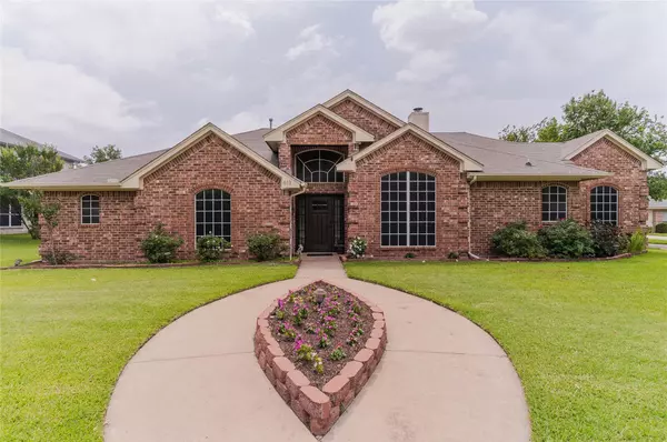 413 Coker Valley Drive, Kennedale, TX 76060