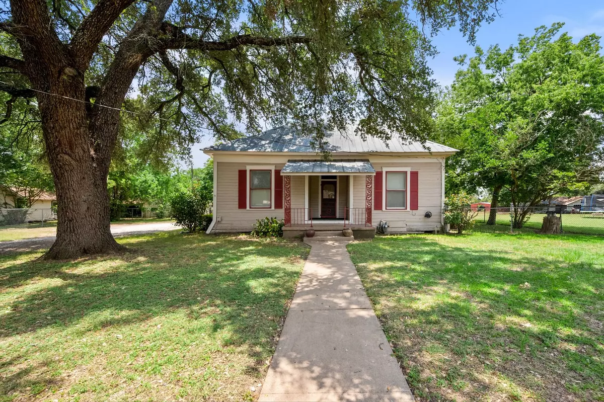 Wortham, TX 76693,403 E San Saba Street