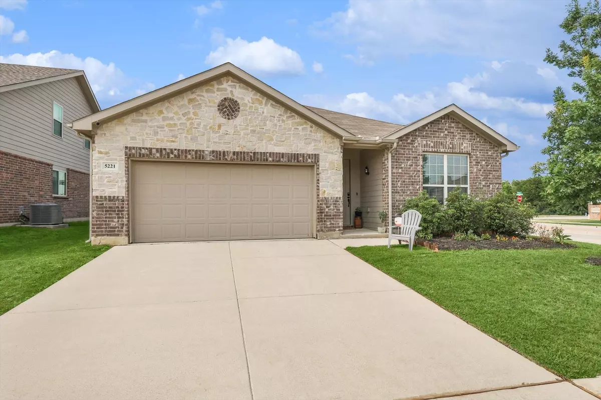 Denton, TX 76208,5221 Sea Cove Lane