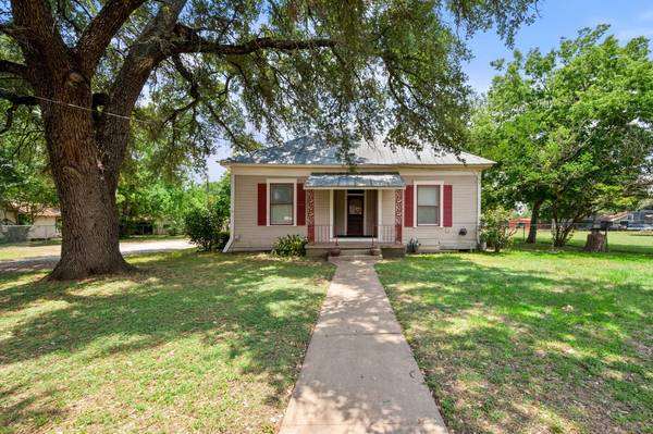 403 E San Saba Street, Wortham, TX 76693