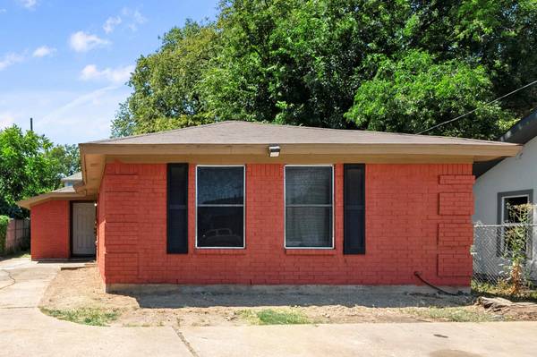 809 W Broadus Avenue, Fort Worth, TX 76115