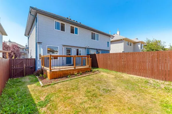 Calgary, AB T3J 5M4,28 Saddlebrook PL NE