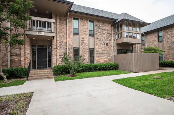 10716 Park Village Place #B,  Dallas,  TX 75230