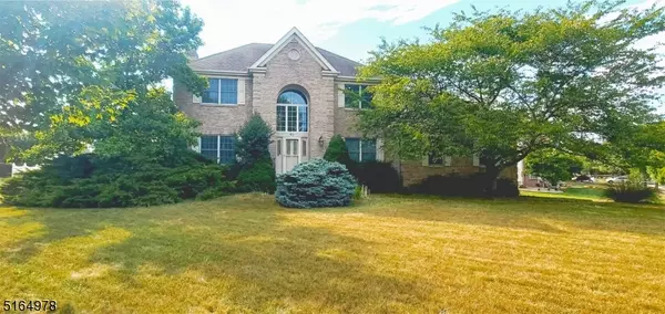 44 Milburn Dr, Hillsborough Twp., NJ 08844