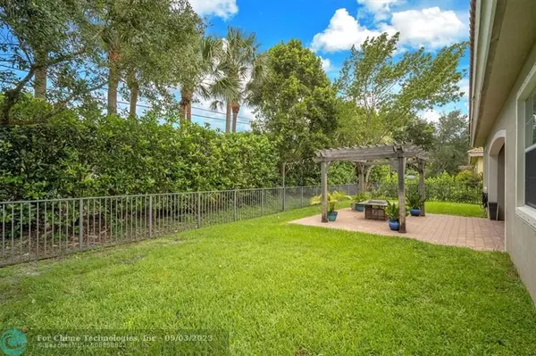 West Palm Beach, FL 33413,6725 Osage Cir