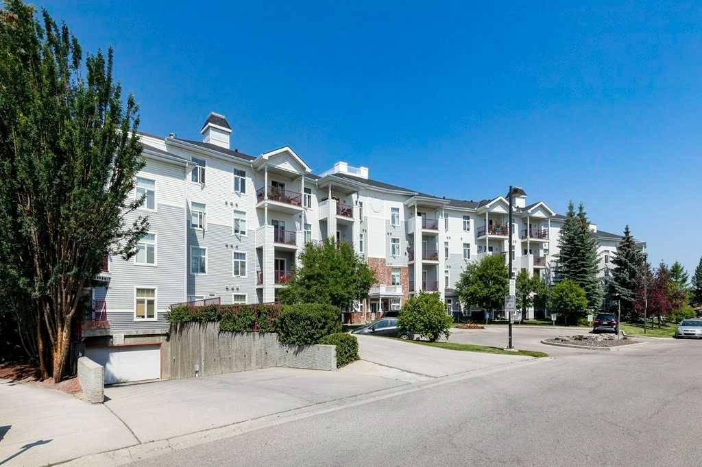 Calgary, AB T3K 5J7,8 Country Village Bay NE #106