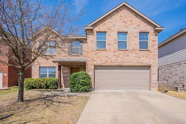 10404 Sixpence Lane, Fort Worth, TX 76108