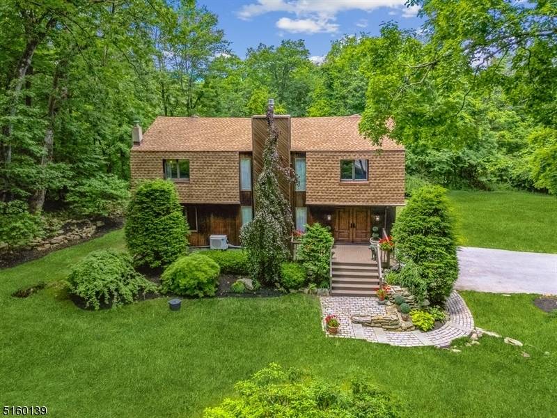 4 Curtis Dr, Vernon Twp., NJ 07462