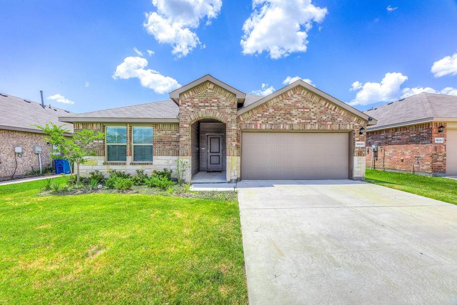 10525 Fort Cibolo Trail, Crowley, TX 76036