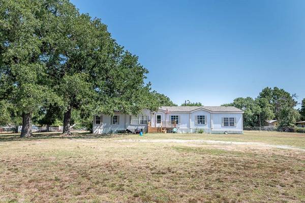 162 County Road 3212, Bridgeport, TX 76426