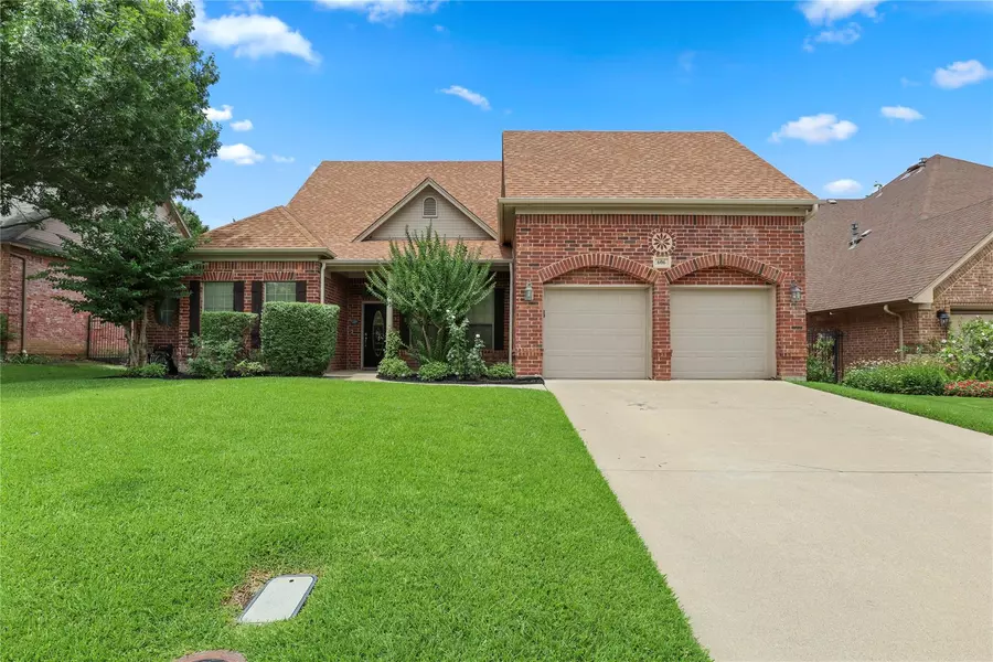 606 Homestead Lane, Grapevine, TX 76051