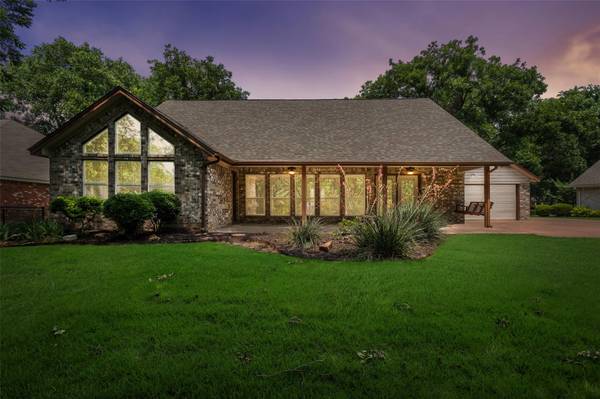 8719 S Monticello Circle, Granbury, TX 76049