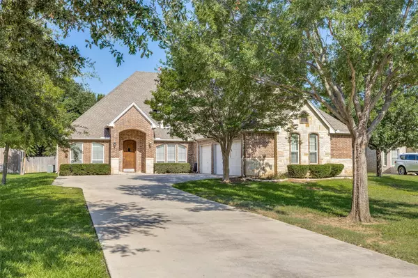 7102 Truver Lane, Arlington, TX 76001